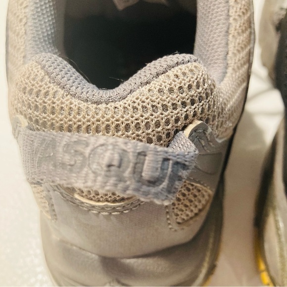 VASQUE  Sz 8.5 W or 7 M Grey Lace Up Sneakers - Picture 5 of 12